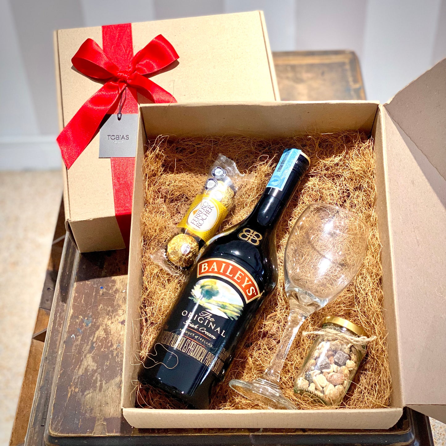 Box-E Baileys 700 ME