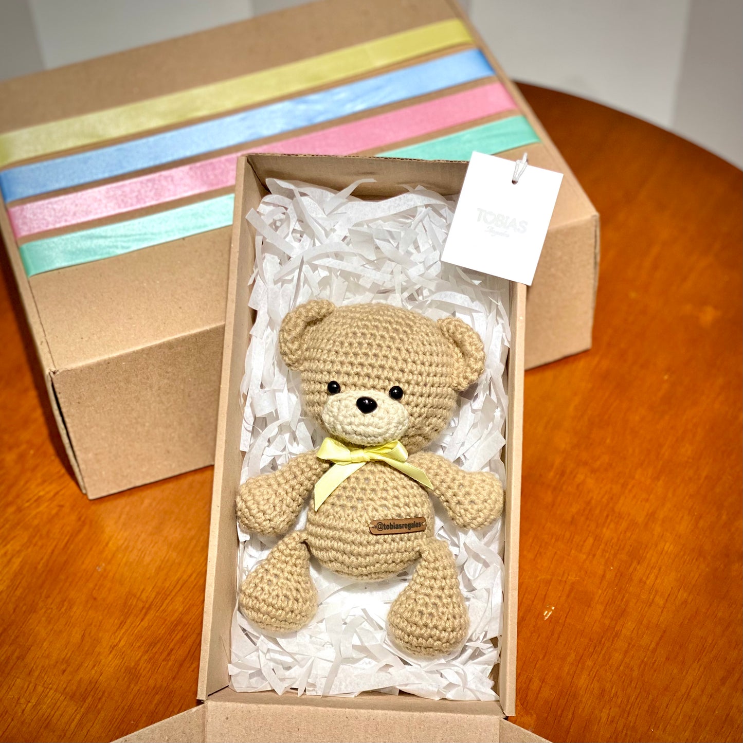 Box-E Oso Tobias
