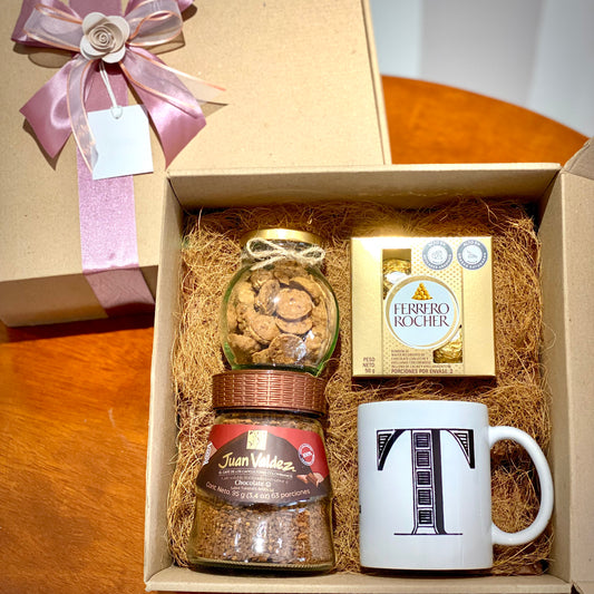 Box-E Café Jv & Mug Letter M